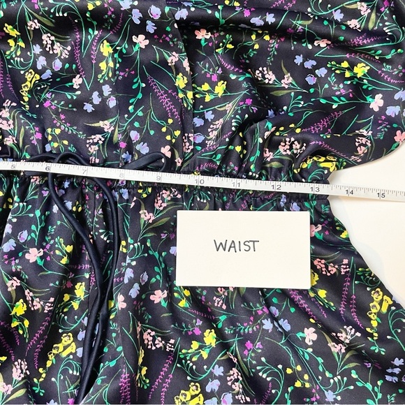 Victoria’s Secret Satin Floral Romper Medium black ditsy ruffle sleep loungewear - Picture 10 of 13